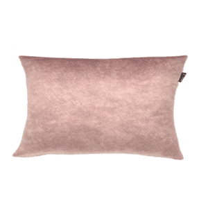 Een roze sierkussen met aan de ene kant een zacht velvet roze stof , met aan de andere kant een tweet achtige gemeleerde interieurstof.