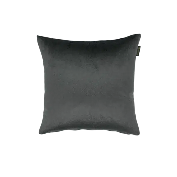 een donker bruin sierkussen van een glanzend 3D haartjes motief met aan de achterkant een zachte stof
